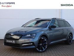 Grijs Gebruikt 2022 Skoda Superb SportLine Stationwagen | € 29.950 (Eerlijke prijs)