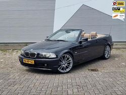 Zwart Gebruikt 2001 BMW 325 Executive Cabriolet | € 7.750 (Eerlijke prijs)