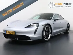 Grijs, metallic lak Gebruikt 2020 Porsche Taycan Turbo Sedan | € 62.995
