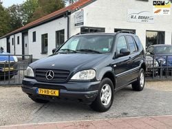 Blauw Gebruikt 2002 Mercedes 320 SUV | € 3.999 (Eerlijke prijs)