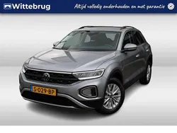 Grijs, metallic lak Gebruikt 2023 VW T-Roc Business SUV | € 24.950 (Eerlijke prijs)