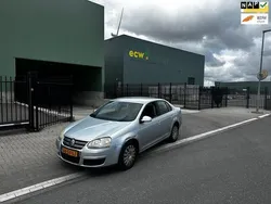 Grijs Gebruikt 2006 VW Jetta Trendline Sedan | € 1.350 (Goede deal)