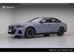 Grijs, metallic lak Gebruikt 2024 BMW 520 M Sport Sedan | € 58.895 (Eerlijke prijs)