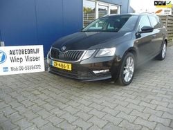 Zwart Gebruikt 2018 Skoda Octavia Clever Stationwagen | € 11.995 (Eerlijke prijs)