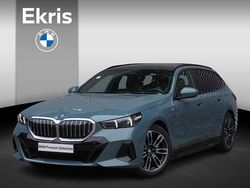 Groen Gebruikt 2025 BMW 530e M Sport Stationwagen | € 67.900