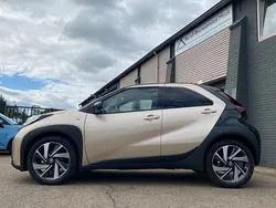 Bruin Gebruikt 2024 Toyota Aygo Envy Hatchback | € 20.950 (Goede deal)