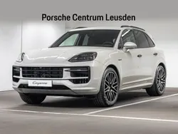 Beige, metallic lak Gebruikt 2024 Porsche Cayenne SUV | € 119.900 (Duur)