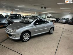 Grijs Gebruikt 2004 Peugeot 206 CC Cabriolet | € 1.750 (Eerlijke prijs)