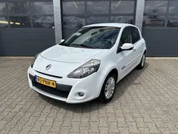 Wit Gebruikt 2011 Renault Clio R.S. Collection Hatchback | € 4.835 (Eerlijke prijs)