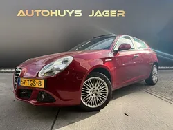 Rood Gebruikt 2012 Alfa Romeo Giulietta Distinctive Hatchback | € 4.950 (Eerlijke prijs)