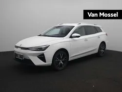 Rood Nieuw 2025 MG MG5 EV Long Range Comfort Stationwagen | € 31.883 (Duur)