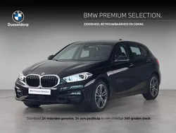Zwart Gebruikt 2022 BMW 118 Sport Line Hatchback | € 24.950 (Goede deal)
