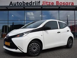 Wit Gebruikt 2016 Toyota Aygo Hatchback | € 6.950 (Eerlijke prijs)