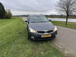 Grijs Gebruikt 2011 Kia Ceed Hatchback | € 4.075 (Eerlijke prijs)