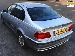 Grijs, metallic lak Gebruikt 2001 BMW 318 Sedan | € 2.599 (Eerlijke prijs)