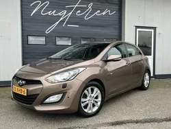 Geel, metallic lak Gebruikt 2012 Hyundai i30 Hatchback | € 5.950 (Eerlijke prijs)