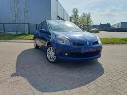 Blauw Gebruikt 2006 Renault Clio II Dynamique Hatchback | € 1.940 (Eerlijke prijs)
