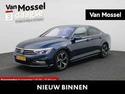 Blauw Gebruikt 2021 VW Passat Business+ Sedan | € 25.400 (Eerlijke prijs)