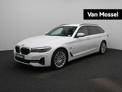 Wit Gebruikt 2022 BMW 520 Executive Stationwagen | € 32.945 (Goede deal)
