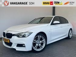 Wit Gebruikt 2018 BMW 318 Executive Sedan | € 21.950 (Eerlijke prijs)