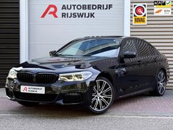 Zwart Gebruikt 2020 BMW 530e iPerformance Sedan | € 32.950 (Eerlijke prijs)