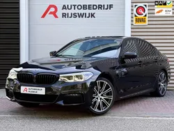 Zwart Gebruikt 2020 BMW 530e iPerformance Sedan | € 32.950 (Eerlijke prijs)