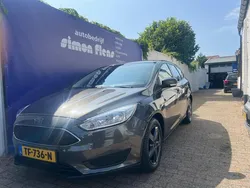Grijs, metallic lak Gebruikt 2017 Ford Focus Stationwagen | € 7.445 (Super prijs)