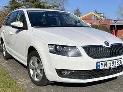 Wit Gebruikt 2014 Skoda Octavia Ambition Stationwagen | € 6.400 (Goede deal)