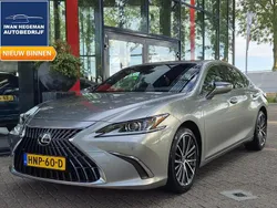 Grijs Gebruikt 2024 Lexus ES300H Business Edition Sedan | € 47.990 (Super prijs)