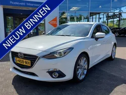 Wit Gebruikt 2016 Mazda 3 Hatchback | € 16.450 (Eerlijke prijs)
