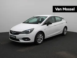 Wit Gebruikt 2021 Opel Astra Elegance Hatchback | € 14.845 (Eerlijke prijs)