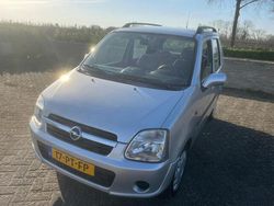 Grijs Gebruikt 2004 Opel Agila Enjoy Hatchback | € 1.250 (Eerlijke prijs)