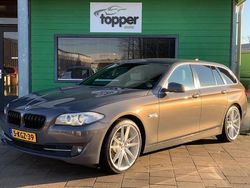 Bruin, metallic lak Gebruikt 2013 BMW 520 Executive Stationwagen | € 14.950 (Eerlijke prijs)