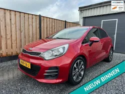 Rood Gebruikt 2015 Kia Rio Hatchback | € 8.650 (Eerlijke prijs)