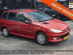Rood Gebruikt 2005 Peugeot 206 Hatchback | € 740 (Goede deal)