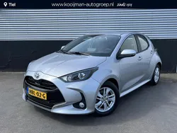 Grijs Gebruikt 2023 Toyota Yaris Hybrid Business Edition Hatchback | € 21.650 (Eerlijke prijs)
