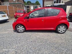 Rood Gebruikt 2009 Toyota Aygo Hatchback | € 2.000 (Goede deal)