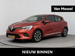 Rood Gebruikt 2020 Renault Clio V Zen Hatchback | € 12.440 (Eerlijke prijs)