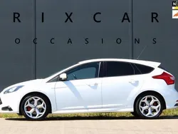 Wit Gebruikt 2012 Ford Focus ST Hatchback | € 11.940 (Eerlijke prijs)