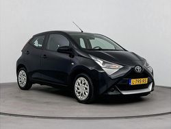 Zwart Gebruikt 2021 Toyota Aygo X-play Hatchback | € 12.499 (Iets duurder)