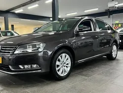 Bruin Gebruikt 2012 VW Passat Comfortline Sedan | € 8.950 (Iets duurder)
