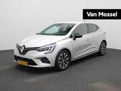 Grijs Gebruikt 2023 Renault Clio V Techno Hatchback | € 17.940 (Eerlijke prijs)