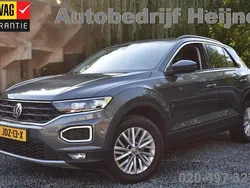 Grijs Gebruikt 2020 VW T-Roc Style SUV | € 23.945 (Goede deal)