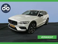 Wit Gebruikt 2021 Volvo V60 CC Pro Stationwagen | € 29.934 (Goede deal)