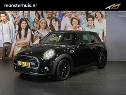 Zwart Gebruikt 2017 Mini ONE Chili Hatchback | € 11.950 (Eerlijke prijs)