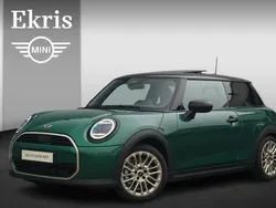 British racing green Gebruikt 2024 Mini Cooper Favoured Hatchback | € 39.950