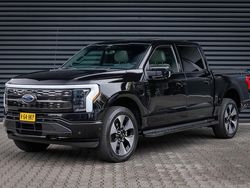 Zwart (metallic) Gebruikt 2024 Ford F-150 Extended Range Pickup | € 69.900