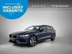Blauw, metallic lak Nieuw 2025 Volvo V60 Business Edition Stationwagen | € 58.900 (Eerlijke prijs)
