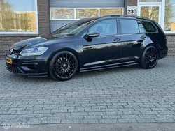 Zwart, metallic lak Gebruikt 2017 VW Golf VII R Stationwagen | € 19.950 (Goede deal)