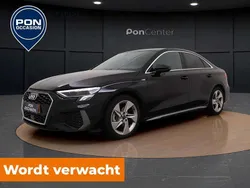 Zwart Gebruikt 2023 Audi A3 Sport Sedan | € 30.950 (Eerlijke prijs)